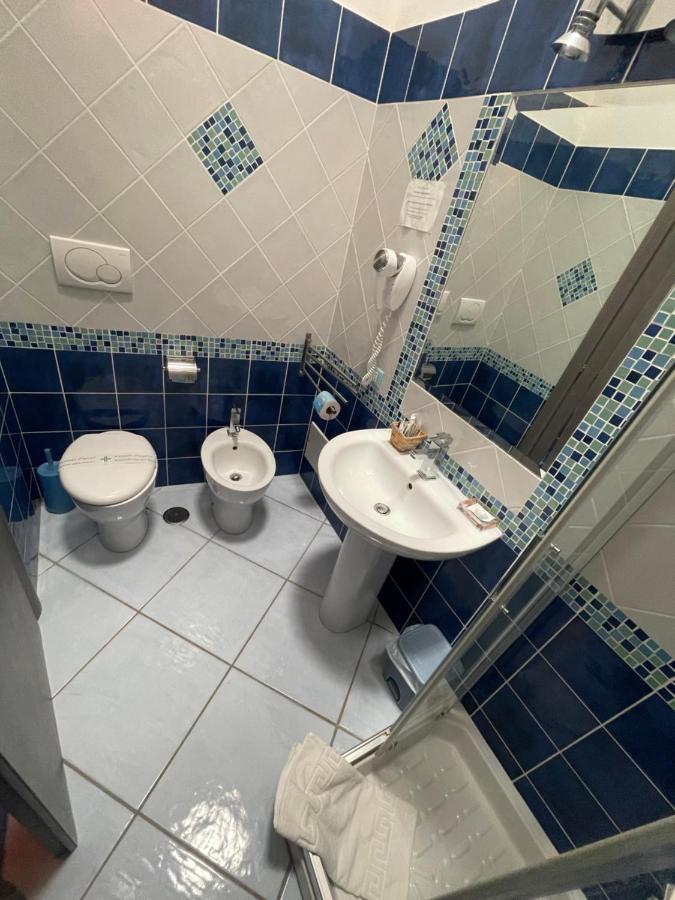 B&B La Terrazza Sul Porto Ponza Exteriör bild