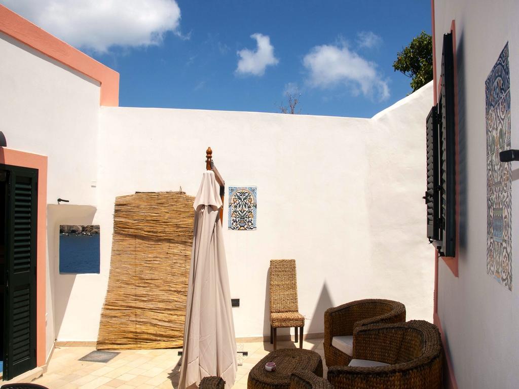 B&B La Terrazza Sul Porto Ponza Exteriör bild