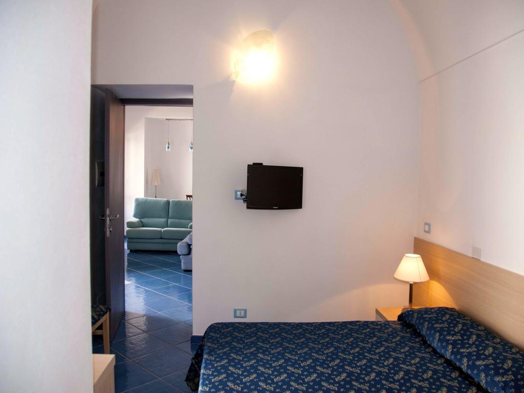 B&B La Terrazza Sul Porto Ponza Exteriör bild