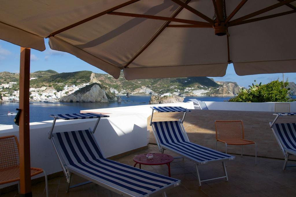 B&B La Terrazza Sul Porto Ponza Exteriör bild