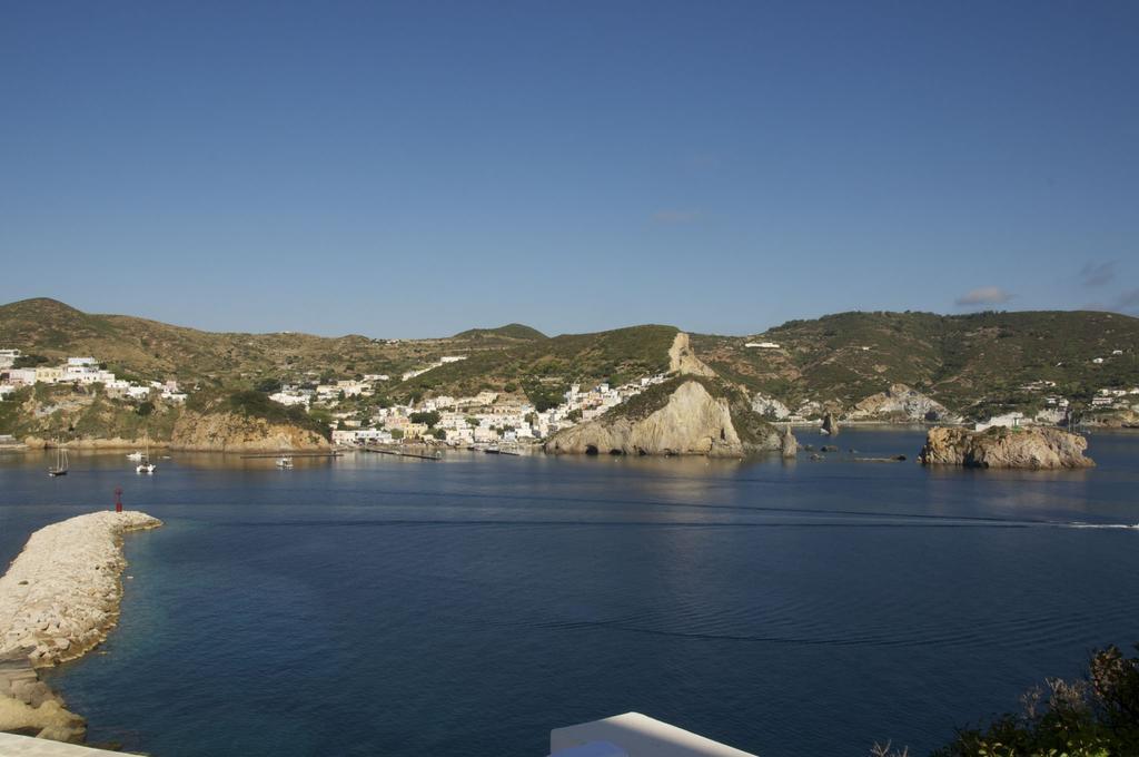 B&B La Terrazza Sul Porto Ponza Exteriör bild