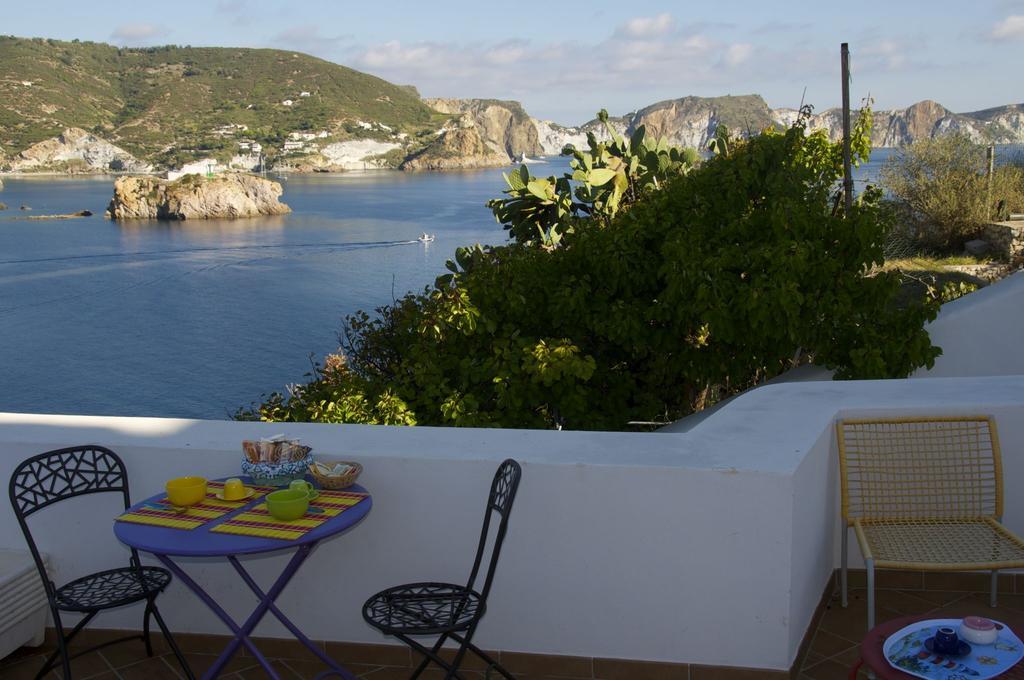 B&B La Terrazza Sul Porto Ponza Exteriör bild